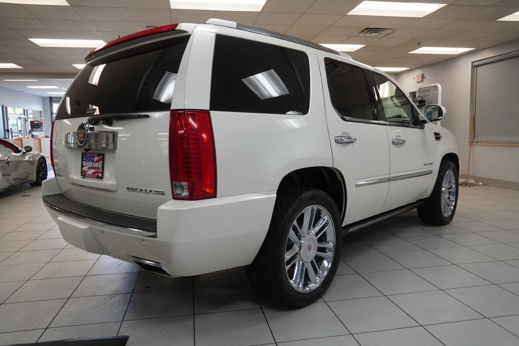 Certified 2014 Cadillac Escalade Platinum AWD/4WD image 19
