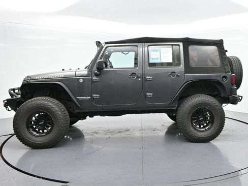 Used 2017 Jeep Wrangler Unlimited Rubicon w/ Connectivity Group AWD/4WD image 4