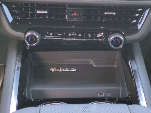New 2026 Chevrolet Suburban High Country AWD/4WD image 19