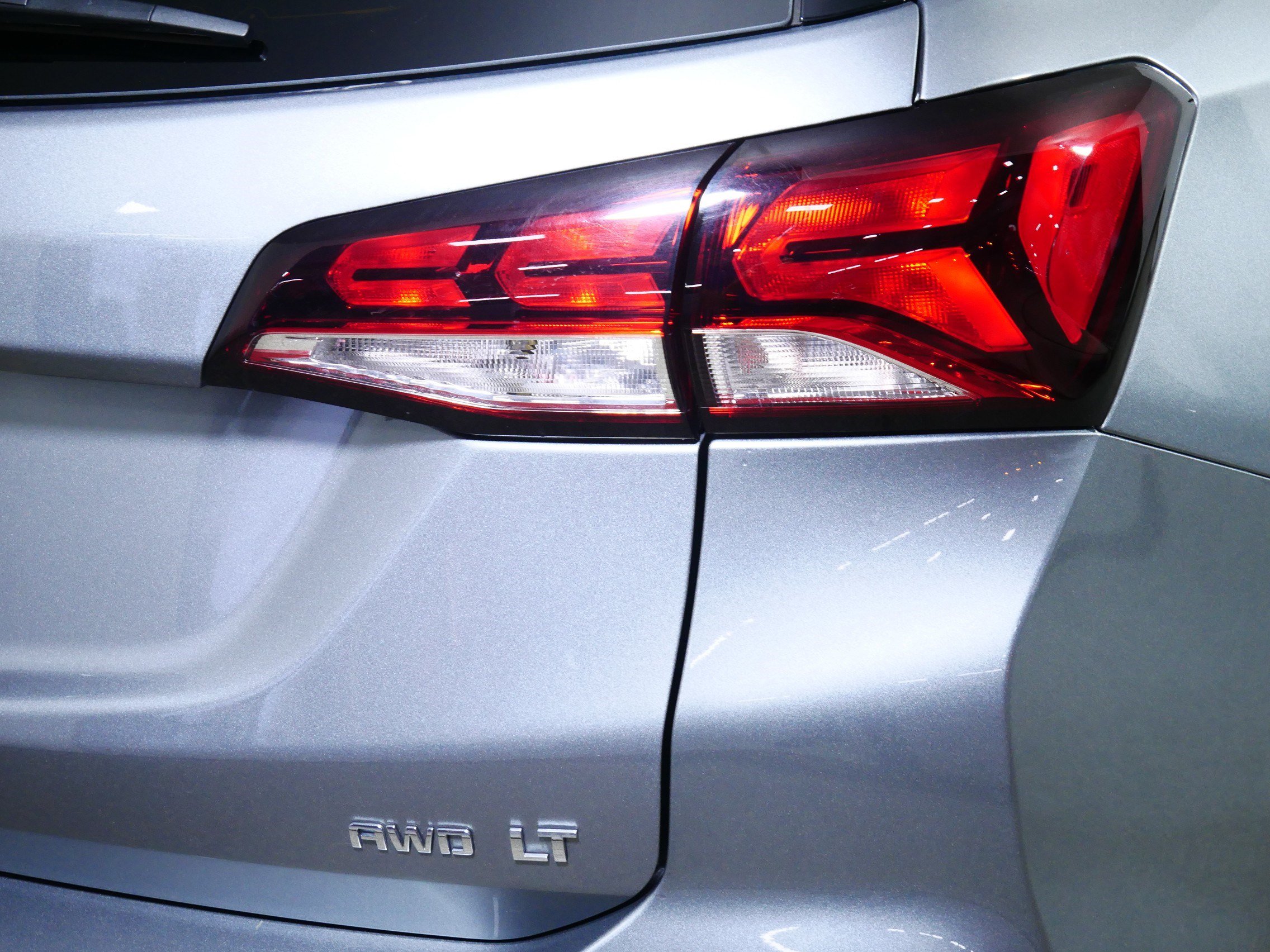 Used 2023 Chevrolet Equinox LT AWD/4WD image 17