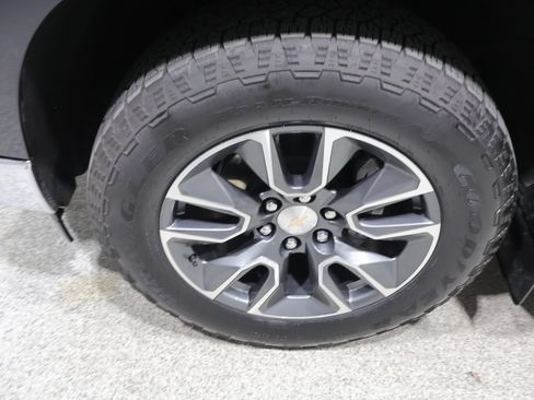 Used 2024 Chevrolet Silverado 1500 LT AWD/4WD image 9