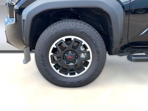 Used 2026 Toyota Tacoma TRD Off-Road w/ TRD Off Road Upgrade Package AWD/4WD image 11