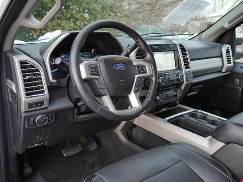 Used 2017 Ford F250 Lariat image 4