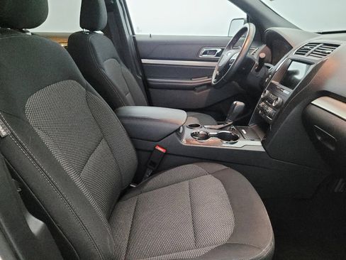 Used 2019 Ford Explorer XLT w/ Equipment Group 201A image 21