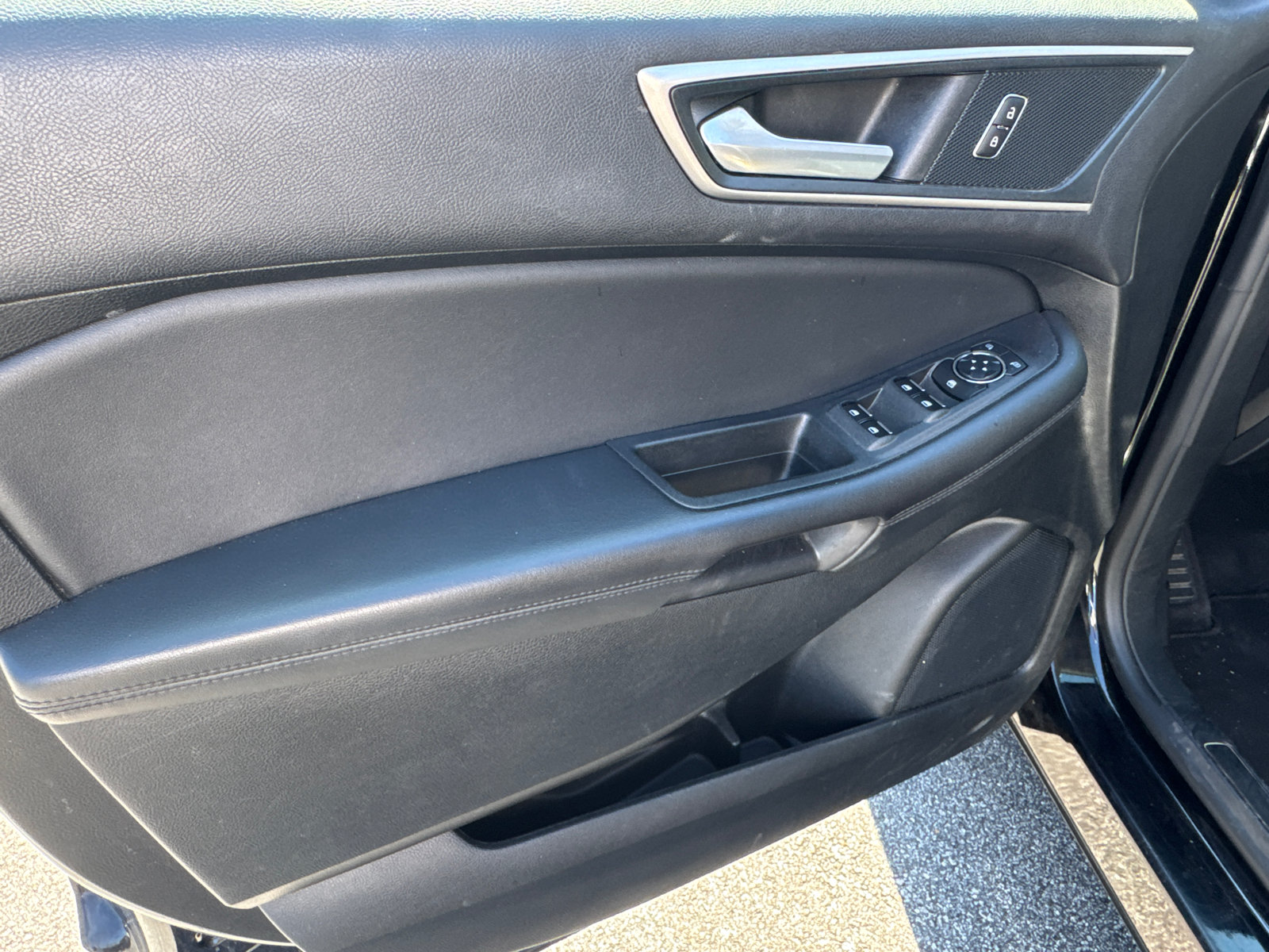 Used 2024 Ford Edge SEL AWD/4WD image 11