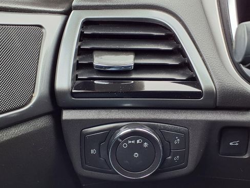 Used 2014 Ford Fusion SE FWD image 26