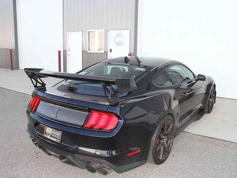 Used 2021 Ford Mustang Shelby GT500 w/ Carbon Fiber Track Pack RWD image 10