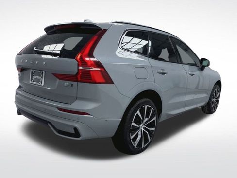 Certified 2024 Volvo XC60 B5 Plus w/ Climate Package image 8
