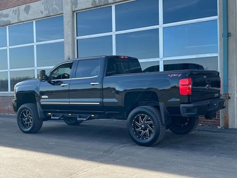 Used 2018 Chevrolet Silverado 2500 High Country w/ Duramax Plus Package image 36
