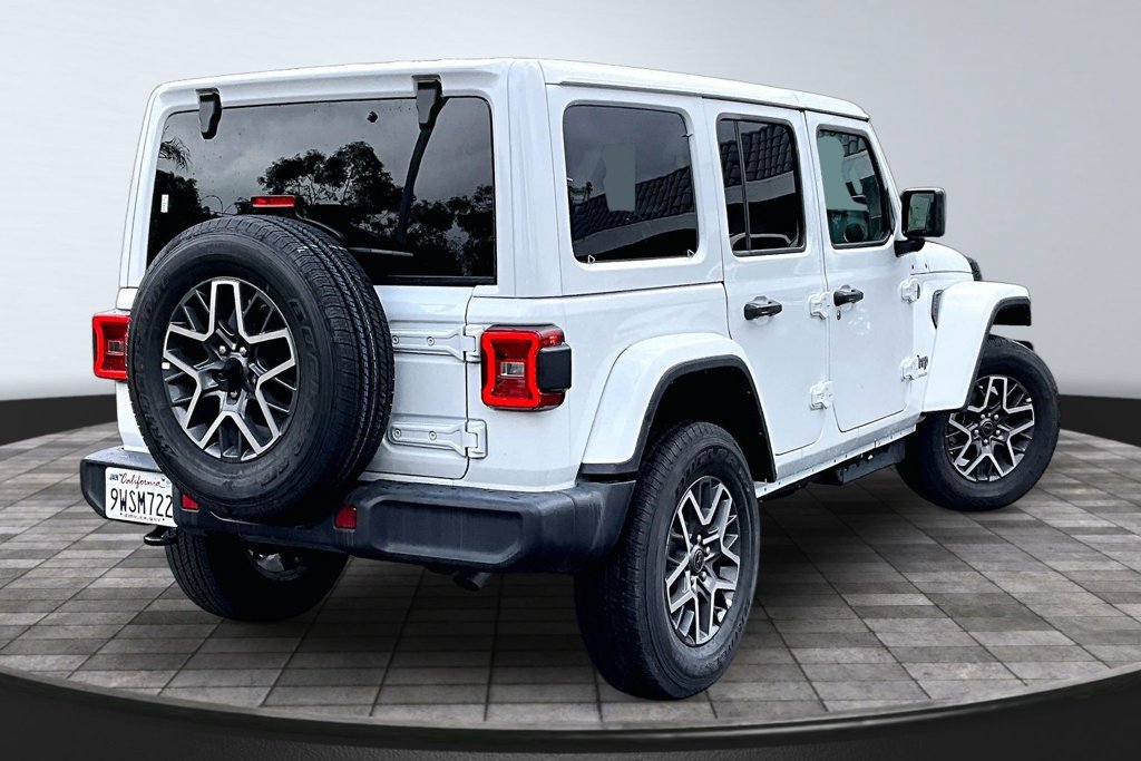 Used 2026 Jeep Wrangler Unlimited Sahara AWD/4WD image 22