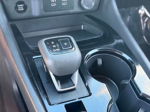 Used 2025 Nissan Rogue S FWD image 26