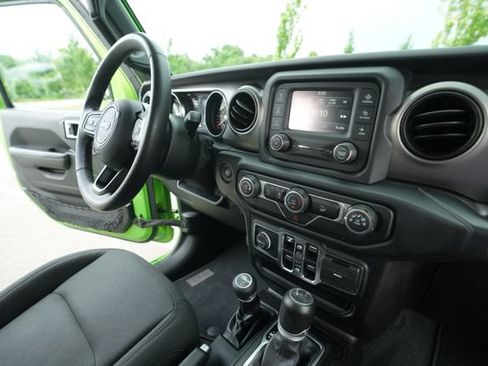 Used 2019 Jeep Wrangler Unlimited Sport S AWD/4WD image 36