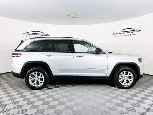 Used 2023 Jeep Grand Cherokee Limited image 9