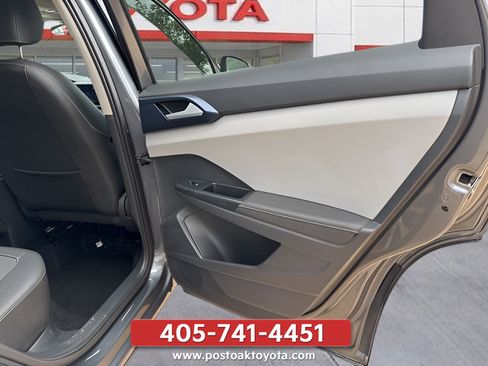 Used 2024 Volkswagen Taos SE FWD image 28