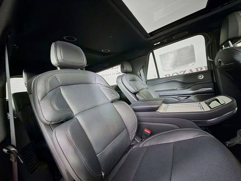 New 2025 Lincoln Navigator L Reserve w/ Jet Appearance Package AWD/4WD image 31