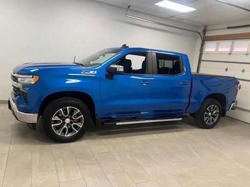 Used 2024 Chevrolet Silverado 1500 LT AWD/4WD image 5
