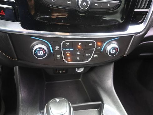 Used 2018 Chevrolet Traverse LS FWD image 13