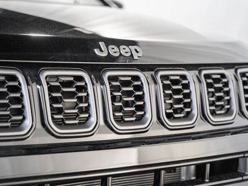 New 2025 Jeep Compass Limited w/ Sun & Sound Group image 10