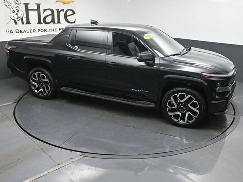 Used 2024 Chevrolet Silverado EV RST AWD/4WD image 37