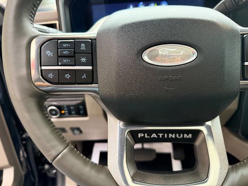 Used 2025 Ford F450 Platinum w/ Platinum Plus Package image 28