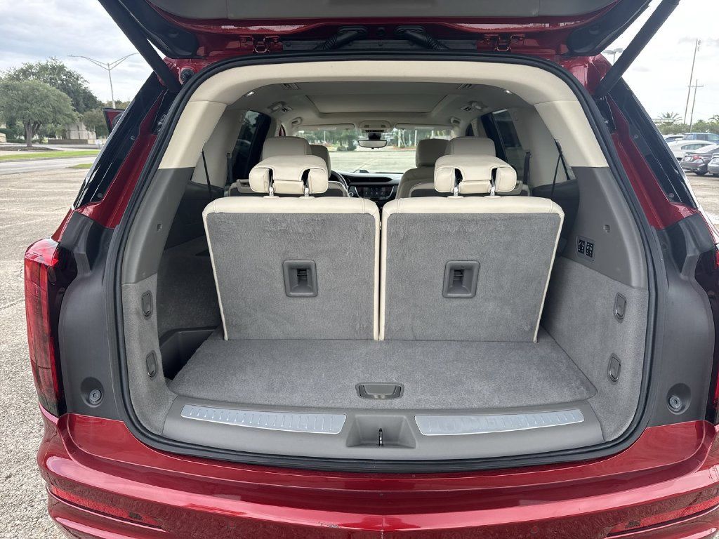 Used 2023 Cadillac XT6 Premium Luxury w/ Technology Package FWD image 35