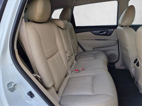 Used 2019 Nissan Rogue SV w/ Premium Package FWD image 20