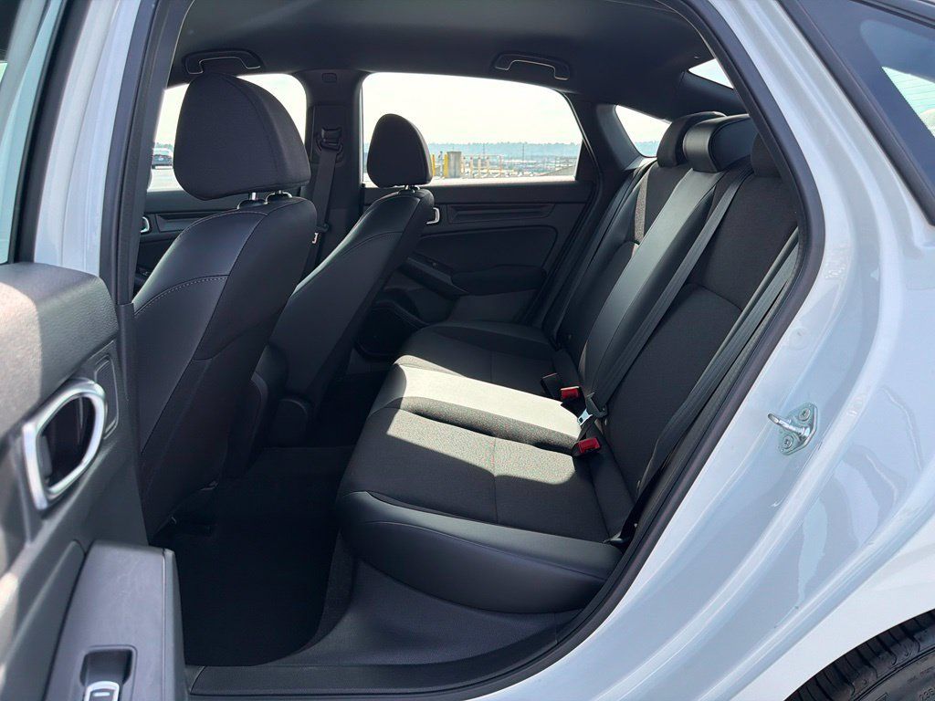 Used 2023 Honda Civic Sport image 11
