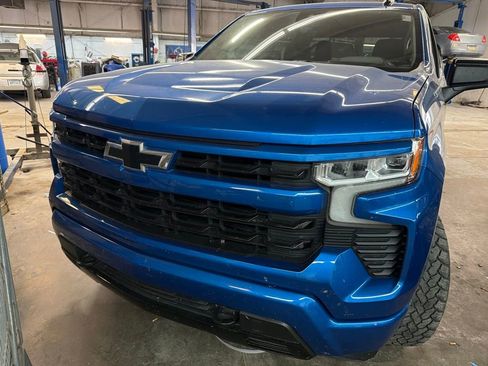 Used 2023 Chevrolet Silverado 1500 RST AWD/4WD image 2