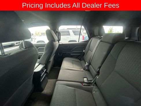 Used 2025 Toyota 4Runner SR5 AWD/4WD image 10