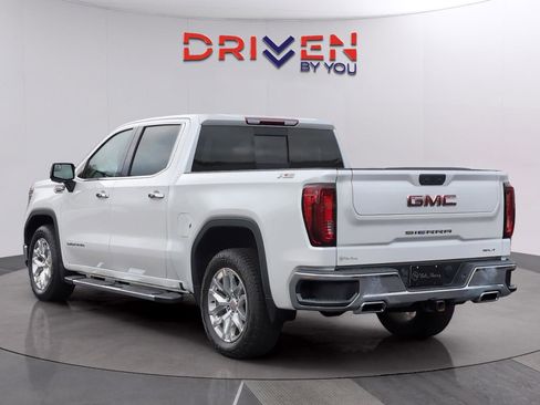 Used 2022 GMC Sierra 1500 SLT w/ SLT Convenience Package image 3