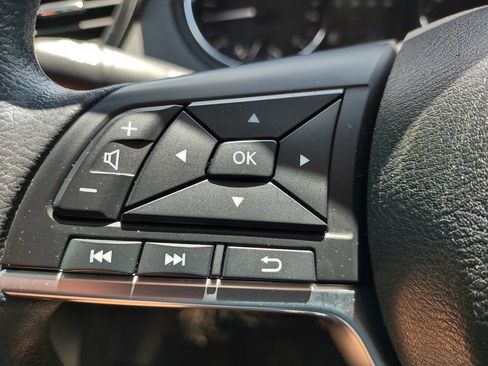 Used 2020 Nissan Rogue S image 14