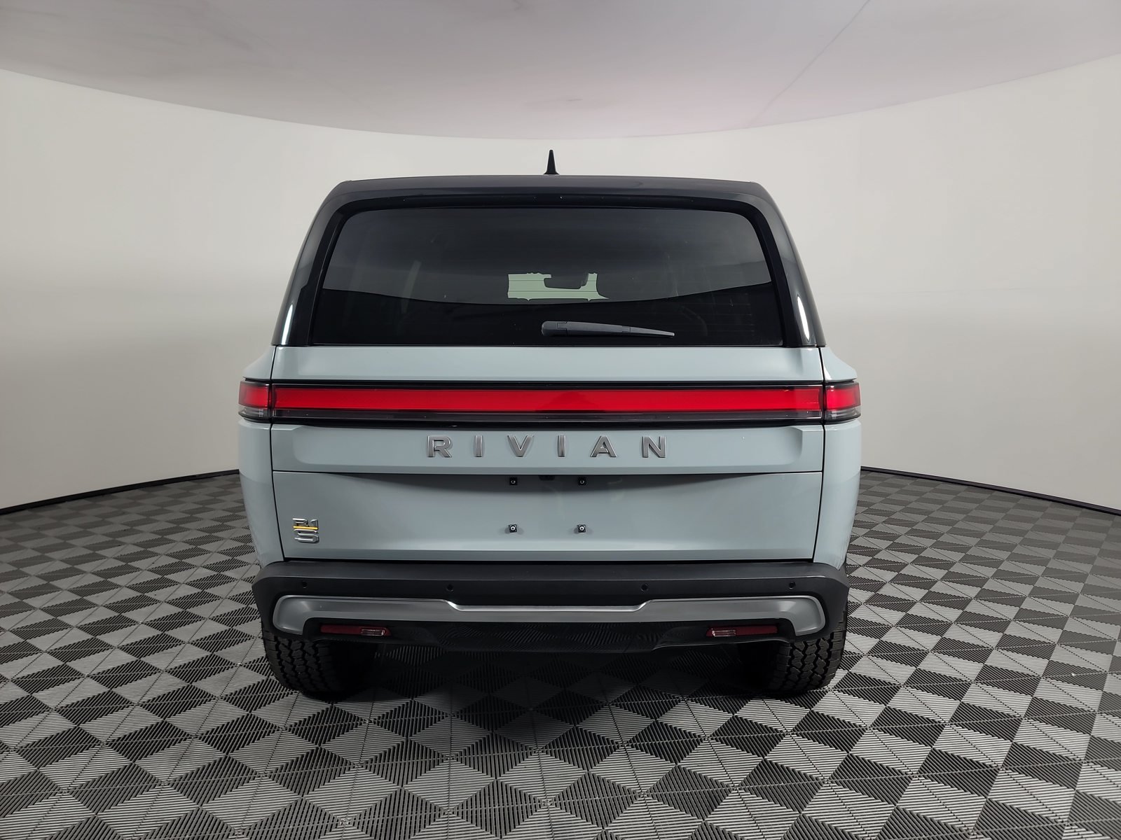 Used 2023 Rivian R1S Adventure Quad AWD/4WD image 4