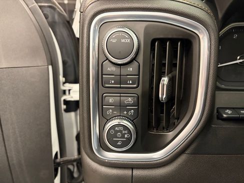 Used 2021 GMC Sierra 2500 AT4 w/ AT4 Premium Plus Package image 13