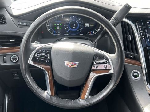 Used 2020 Cadillac Escalade ESV Premium Luxury image 14