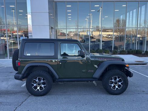 Used 2022 Jeep Wrangler Rubicon w/ Cold Weather Group image 5