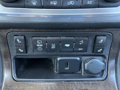 Used 2015 GMC Acadia SLT w/ Technology Package image 28