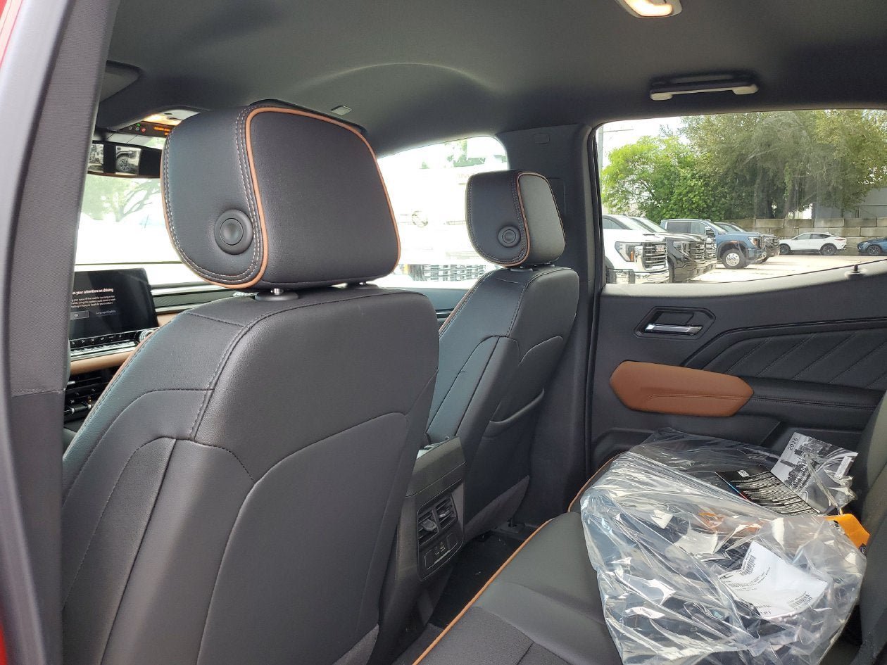 New 2026 GMC Canyon AT4 AWD/4WD image 10