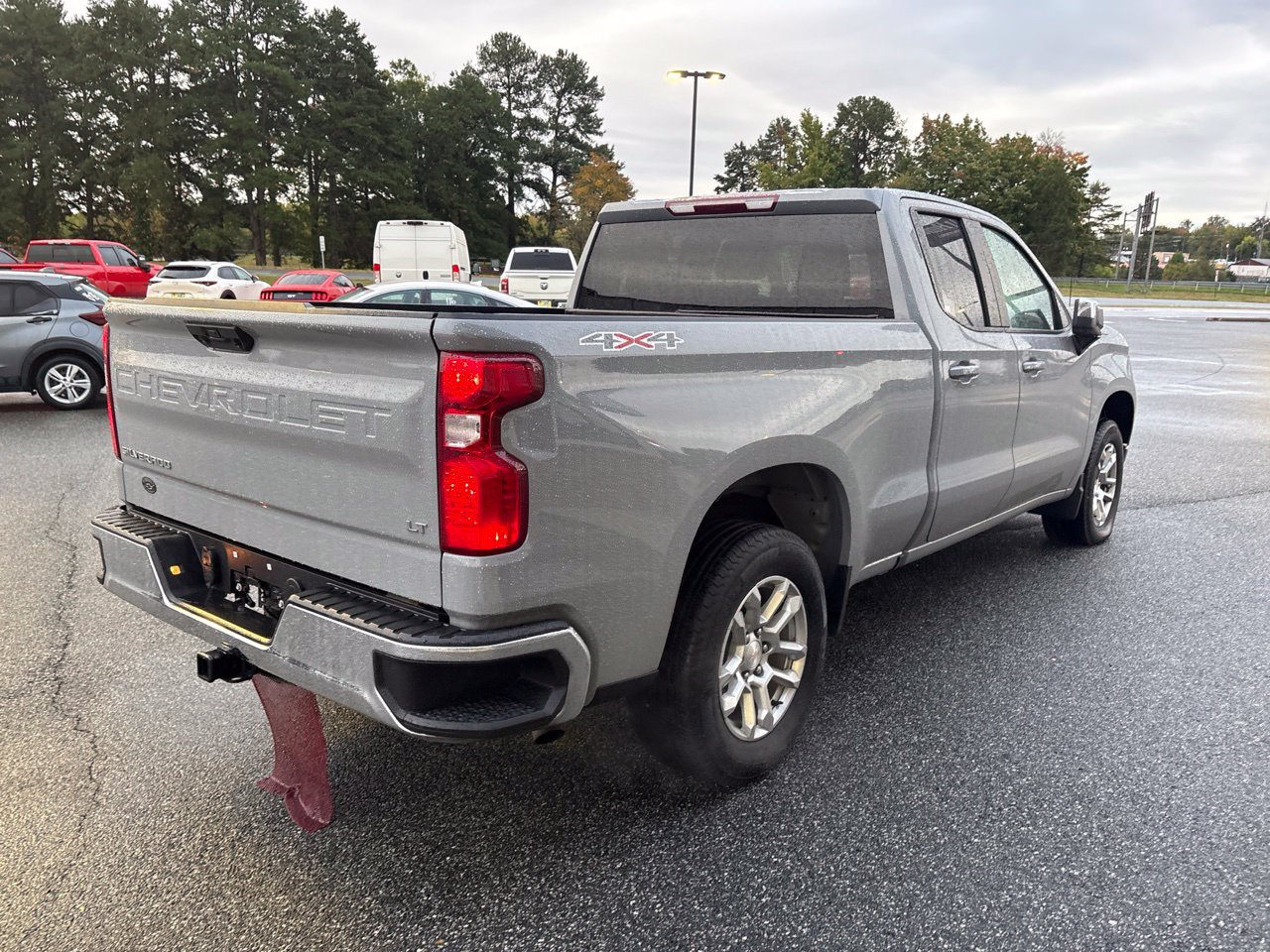 Used 2024 Chevrolet Silverado 1500 LT AWD/4WD image 10