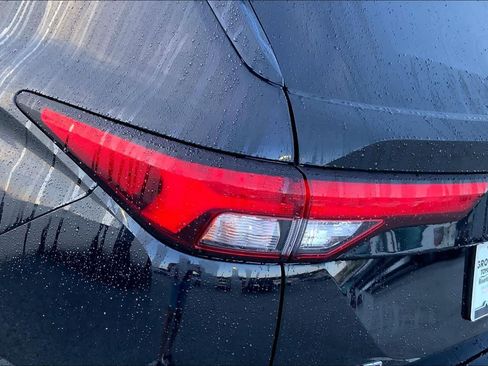 Used 2023 Mitsubishi Outlander ES FWD image 52