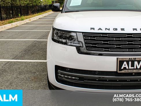 Used 2024 Land Rover Range Rover Long Wheelbase Autobiography image 11