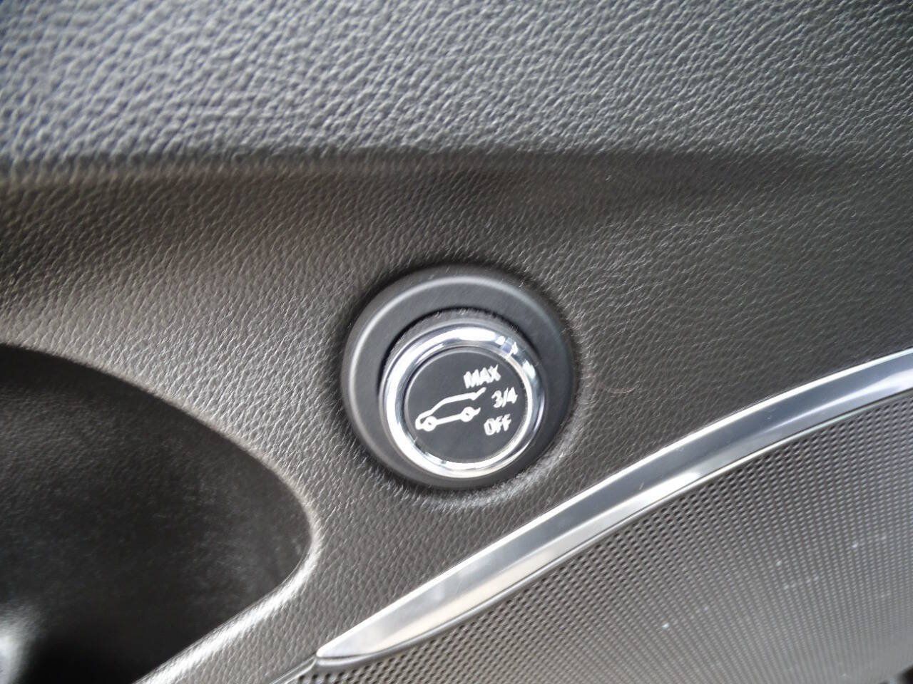 Used 2022 Buick Enclave AWD Essence w/ Sport Touring Edition image 14