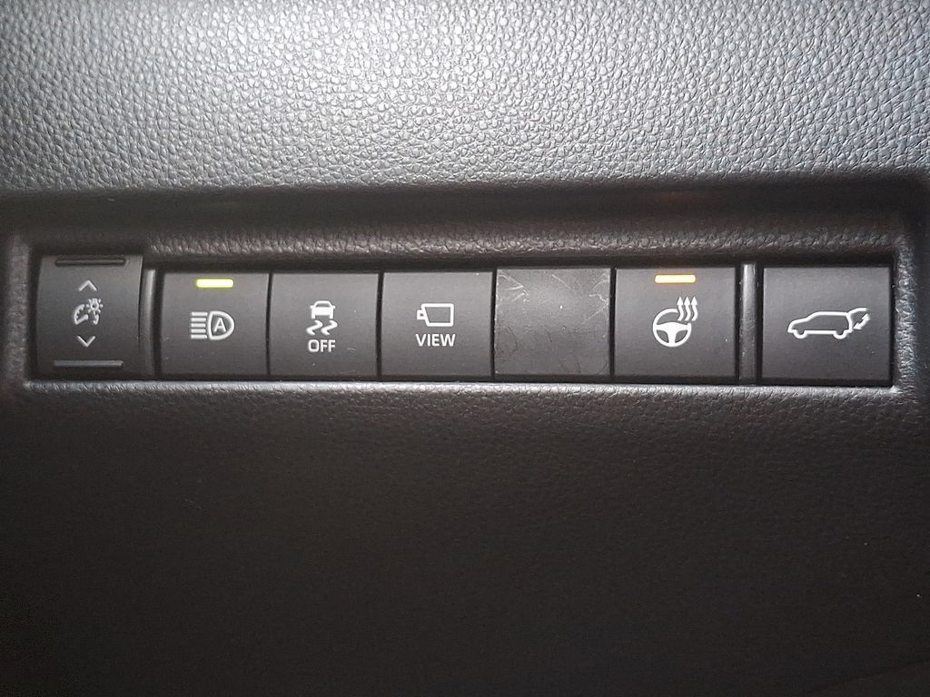 Certified 2023 Toyota Venza Limited AWD/4WD image 23