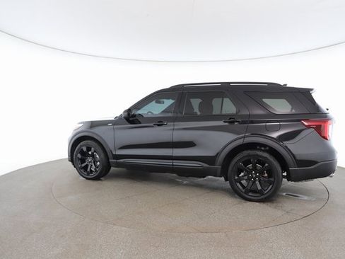 Used 2023 Ford Explorer ST-Line w/ Class IV Trailer Tow Package image 8