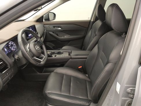 Used 2023 Nissan Rogue SL w/ SL Premium Package image 17