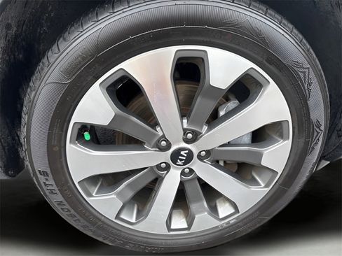 Used 2021 Kia Telluride S image 9