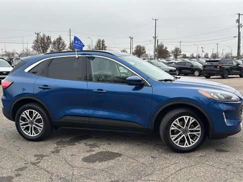 Certified 2022 Ford Escape SEL image 3