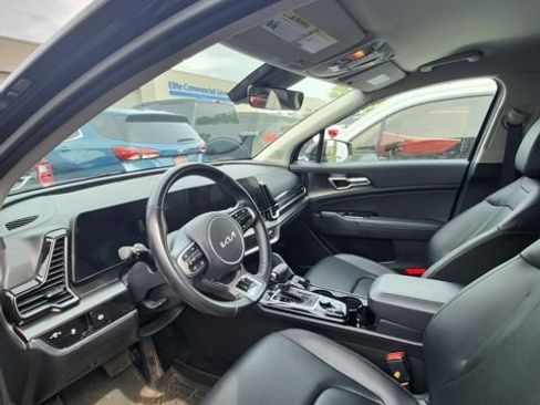 Used 2025 Kia Sportage EX FWD image 13