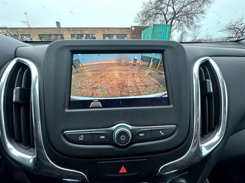 Used 2021 Chevrolet Equinox LT image 35