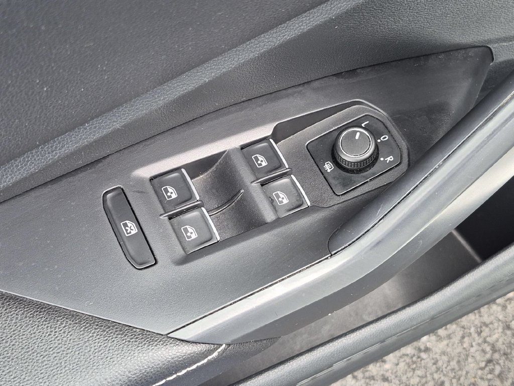 Used 2025 Volkswagen Jetta S FWD image 13