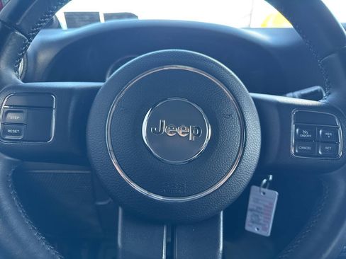 Used 2013 Jeep Wrangler Unlimited Sahara AWD/4WD image 33
